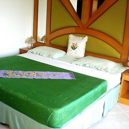 Waree'S Guesthouse Phuket Kültér fotó