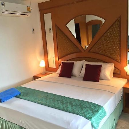 Waree'S Guesthouse Phuket Kültér fotó